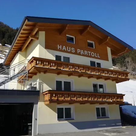 Haus Partoll شقة